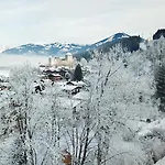 Zachary- 2 Bedroom -austrian Alpine Getaways Apartment Kaprun
