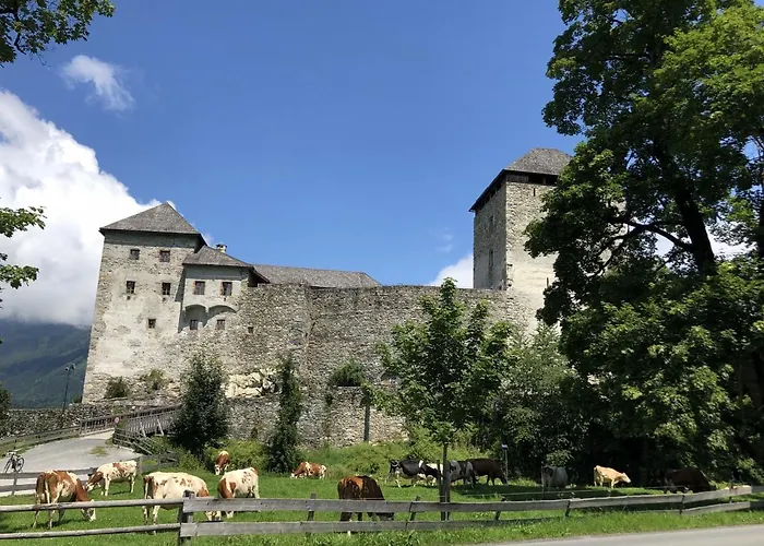 Zachary- 2 Bedroom -austrian Alpine Getaways Капрун